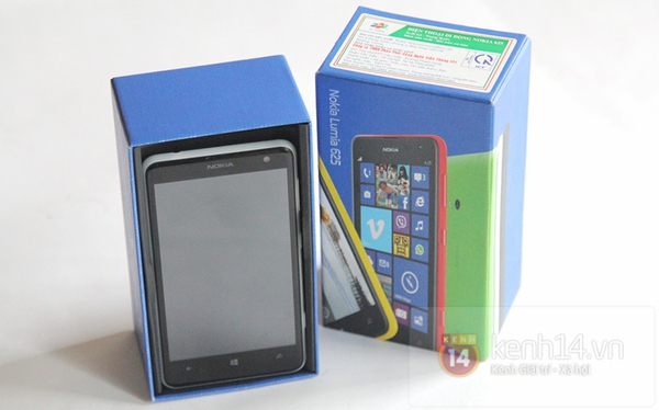 Cận cảnh Nokia Lumia 625 tại Việt Nam 2