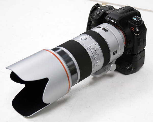 Sony Honami nặng tới 190g và sở hữu ống kính G 2