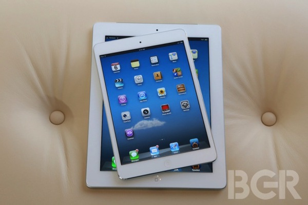 iPad Mini 2 sử dụng m&agrave;n h&igrave;nh Samsung, c&oacute; nhiều phi&ecirc;n bản m&agrave;u sắc 3