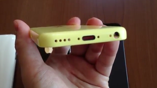 Lộ diện video "trên tay" vỏ iPhone giá rẻ màu vàng 3