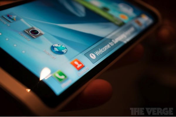 Samsung sẽ cho ra mắt smartphone màn hình "dẻo" vào tháng 10 1