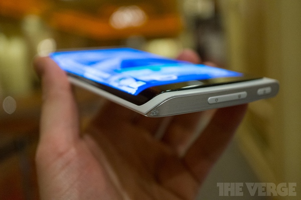 Samsung sẽ cho ra mắt smartphone màn hình "dẻo" vào tháng 10 2