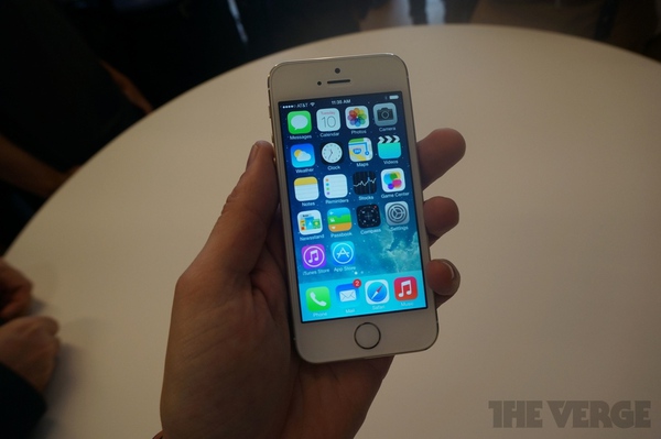 Săm soi "bom tấn" vừa ra mắt: iPhone 5S  8