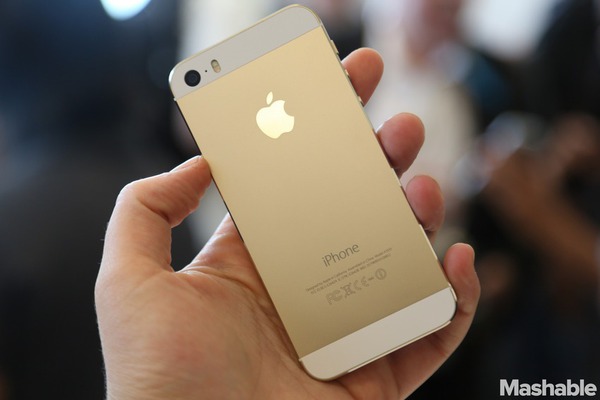 iPhone 5S vàng và bạch kim "cháy hàng" tại Hồng Kông, Trung Quốc 3