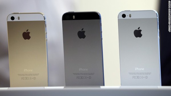 iPhone 5S vàng và bạch kim "cháy hàng" tại Hồng Kông, Trung Quốc 4