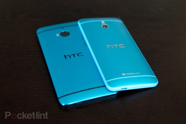 Cận cảnh HTC One Mini phiên bản xanh ngọc 2