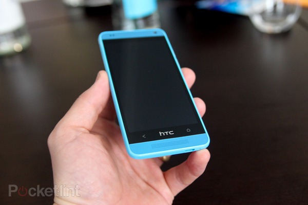 Cận cảnh HTC One Mini phiên bản xanh ngọc 6