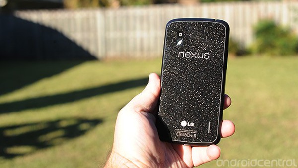 Nexus 5 lộ diện trong video mới của Google 3