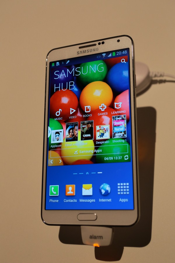 Samsung bứt ph&aacute; vượt Apple? 5