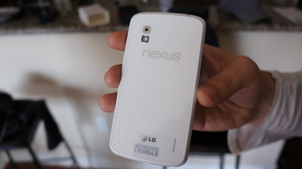 Lộ diện Nexus 5 phi&ecirc;n bản trắng 3