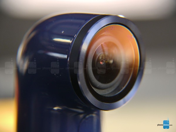 HTC RE - Chiếc camera h&igrave;nh... ống nước lạ mắt của HTC 3