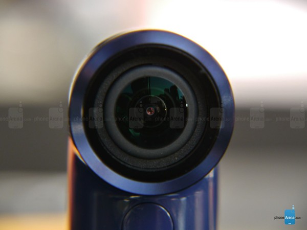 HTC RE - Chiếc camera hình... ống nước lạ mắt của HTC 4
