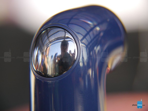 HTC RE - Chiếc camera hình... ống nước lạ mắt của HTC 7