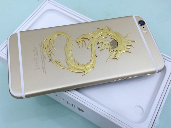Cận cảnh iPhone 6 phi&ecirc;n bản rồng gi&aacute; 68 triệu tại Việt Nam 1