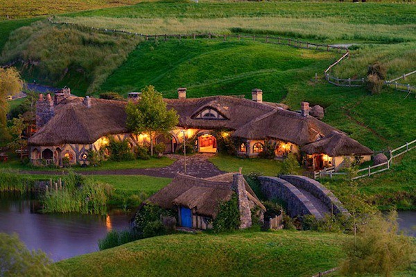 Qu&aacute;n bar kiểu người Hobbit đẹp như cổ t&iacute;ch 1
