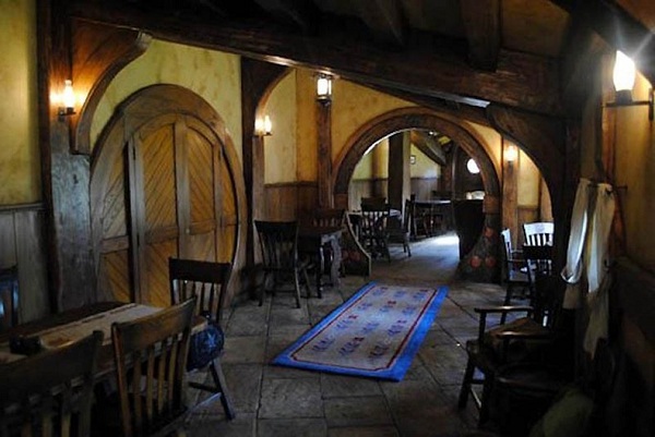 Qu&aacute;n bar kiểu người Hobbit đẹp như cổ t&iacute;ch 7