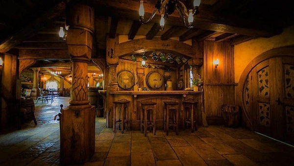 Quán bar kiểu người Hobbit đẹp như cổ tích 9