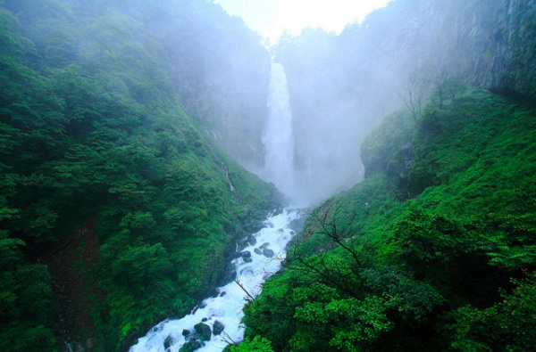 Đến Nhật Bản ngắm núi, rừng, thác nước bình yên 7