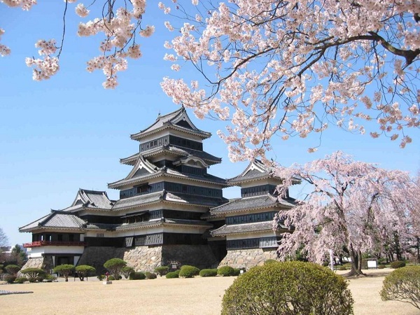 Lâu đài tuyệt đẹp có giếng nước "ma ám" ở Nhật 12