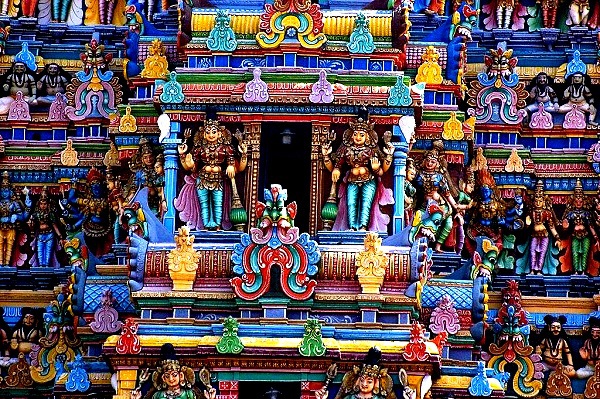 Thăm ngôi đền "diêm dúa" có trăm nghìn bức tượng 10