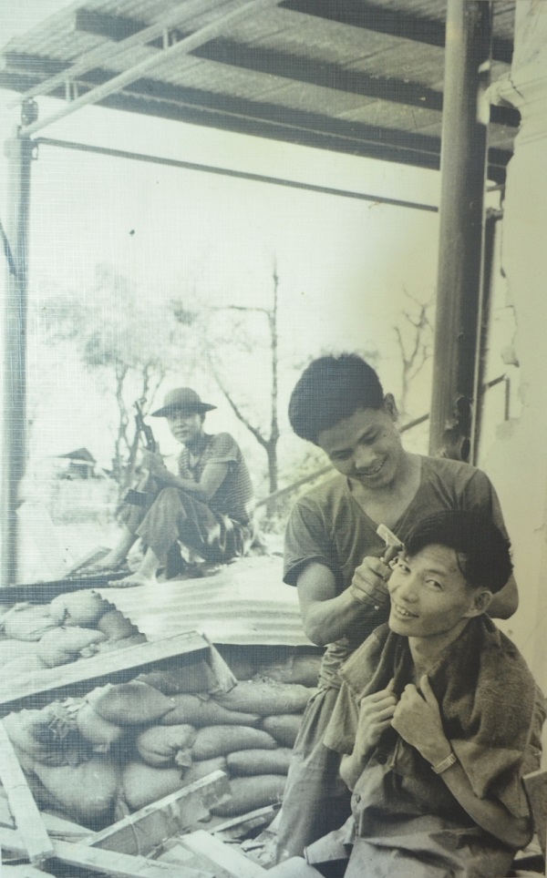 Những "nụ cười Việt Nam" thời chiến gây xúc động 7