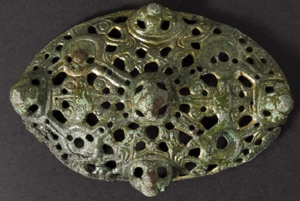 Khai quật được trang sức chứa vàng của người Viking 3