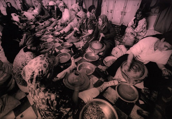 Thăm tộc người sản xuất "v&agrave;ng lỏng" trứ danh ở ch&acirc;u Phi 3