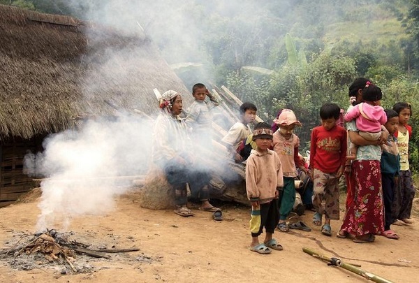 Thăm bộ tộc đa thê có tục "ăn cơm trước kẻng" 3