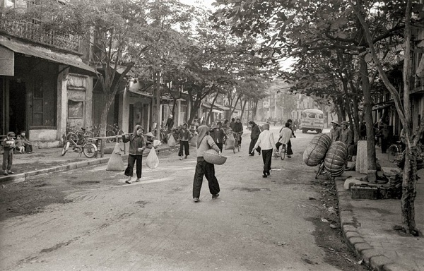 ha-noi-thap-nien-80-dep-la-qua-lang-kinh-nuoc-ngoai.jpg