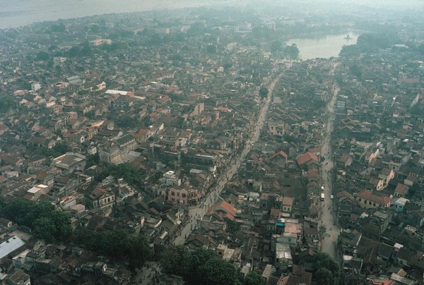 ha-noi-thap-nien-80-dep-la-qua-lang-kinh-nuoc-ngoai.jpg