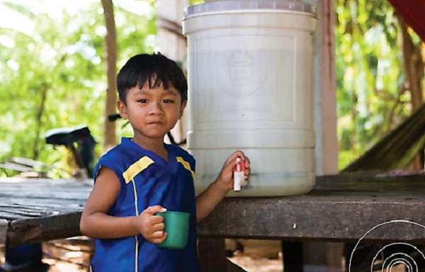 Bí kíp làm sạch nước bẩn sau bão lũ 4