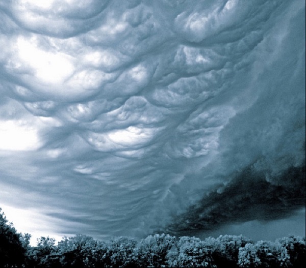Điềm báo đáng sợ của những đám mây kỳ lạ 13