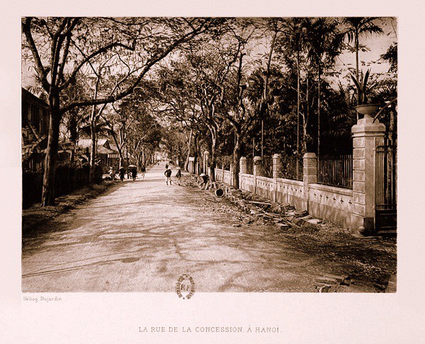 So s&aacute;nh h&igrave;nh ảnh H&agrave; Nội v&agrave; Paris cuối thế kỷ 19 12