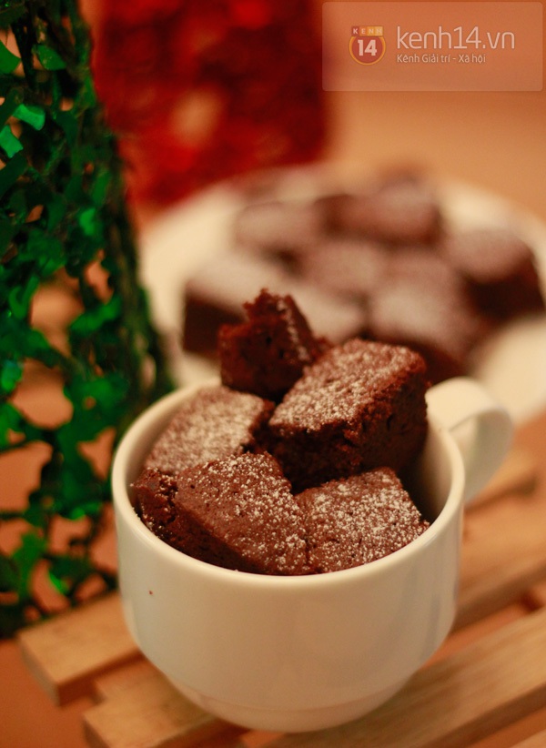 Nướng brownies gừng thơm lừng đón Noel 13