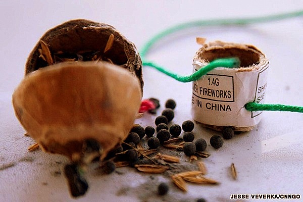 Đến thăm "đại bản doanh" sản xuất ph&aacute;o Tết ở ch&acirc;u &Aacute; 5