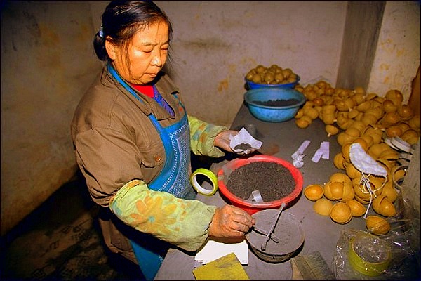 Đến thăm "đại bản doanh" sản xuất pháo Tết ở châu Á 7