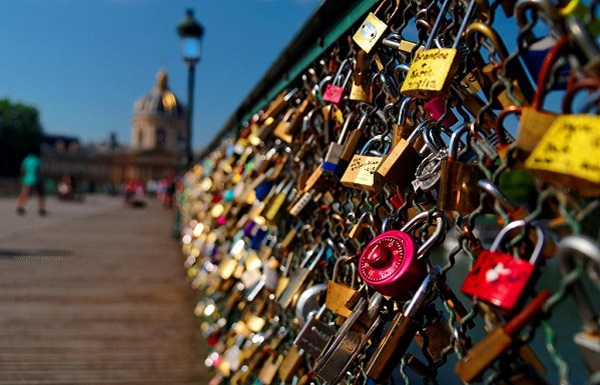 Những cây cầu "khóa chặt tình yêu" vòng quanh thế giới 2