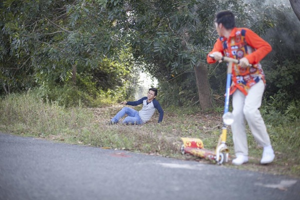 "Quý tử bất đắc dĩ" Hoài Lâm nép sau lưng cha Hoài Linh cực yêu 3