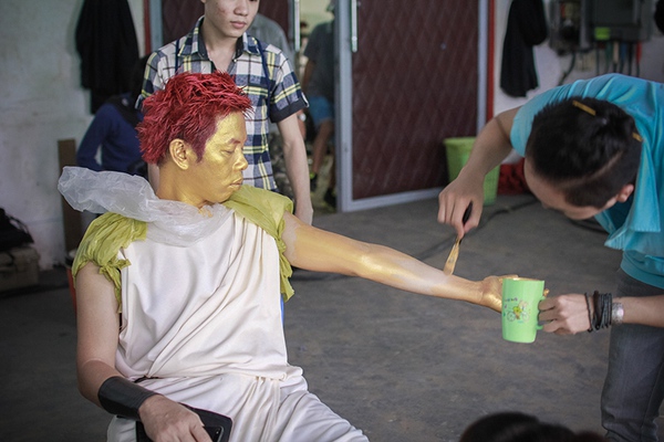 "Th&aacute;nh Nữ" Hari Won đ&aacute;ng y&ecirc;u b&ecirc;n "Th&aacute;nh Su" Th&aacute;i H&ograve;a "nghi&ecirc;m trọng" 14