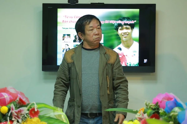 Gặp gỡ cựu danh thủ Đặng Gia Mẫn - người thầy gi&aacute;o đ&aacute; b&oacute;ng  3