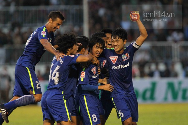 5 dấu ấn đặc biệt vòng khai mạc V-League 2015 1