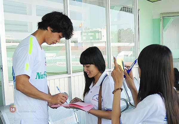 “Cơn sốt” Công Phượng ở V-League: Hãy đừng chỉ là tâm lý đám đông?  4