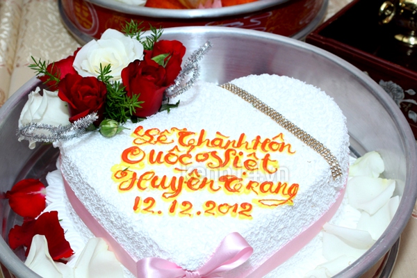 Những đám cưới hoành tráng của các hot girl Việt 83
