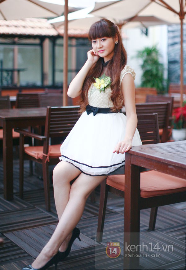 Miss Teen Diễm Trang trổ tài làm MC và thông dịch 4