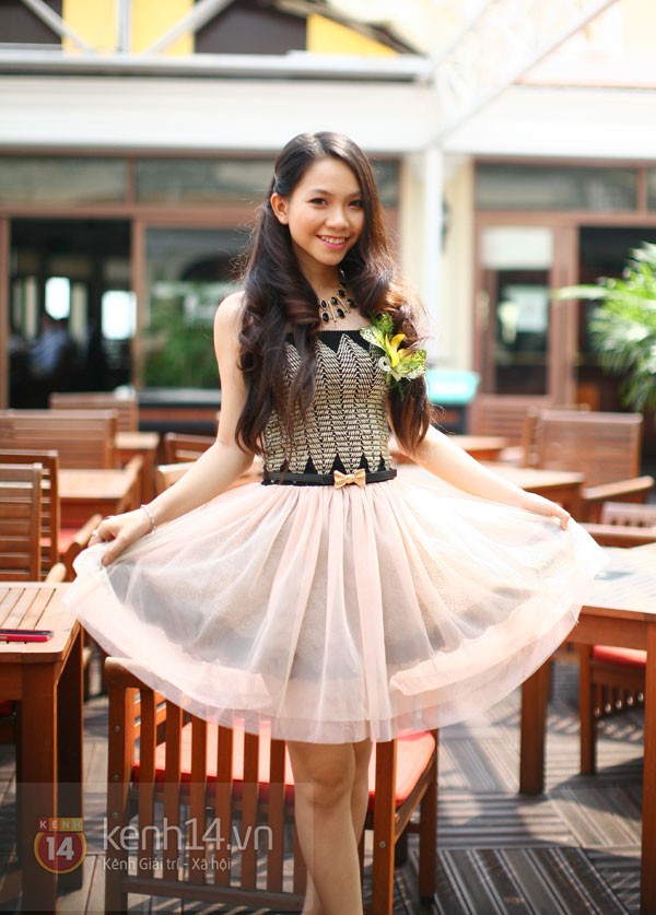 Miss Teen Diễm Trang trổ tài làm MC và thông dịch 3