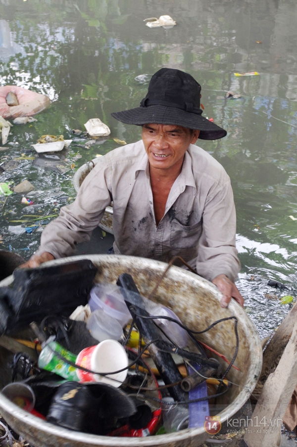 Gần 40 năm nhặt rác dưới con kênh ô nhiễm nhất Sài Gòn 2
