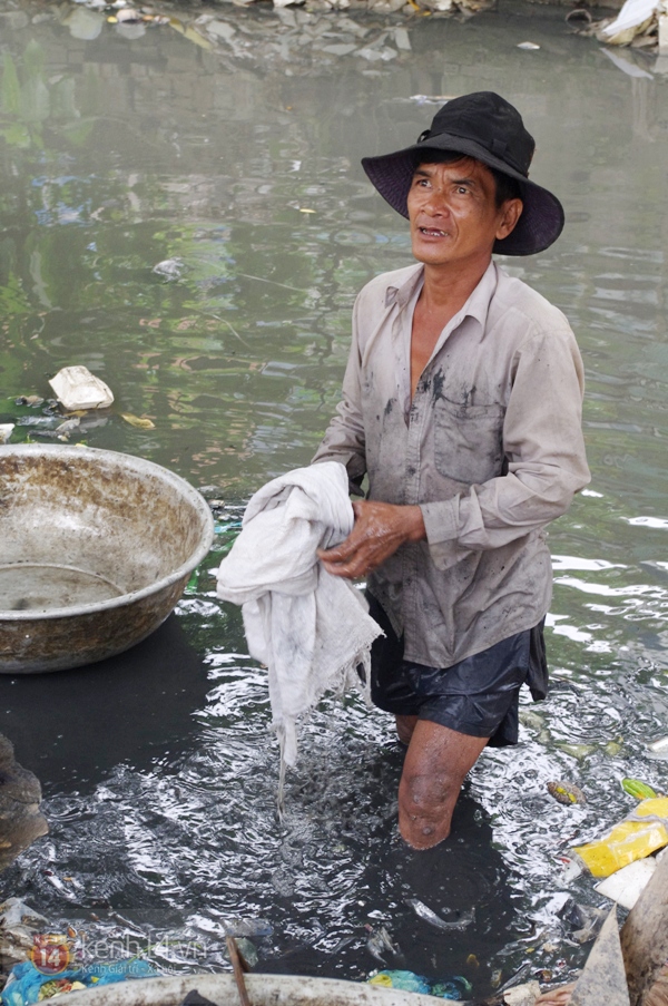 Gần 40 năm nhặt rác dưới con kênh ô nhiễm nhất Sài Gòn 6