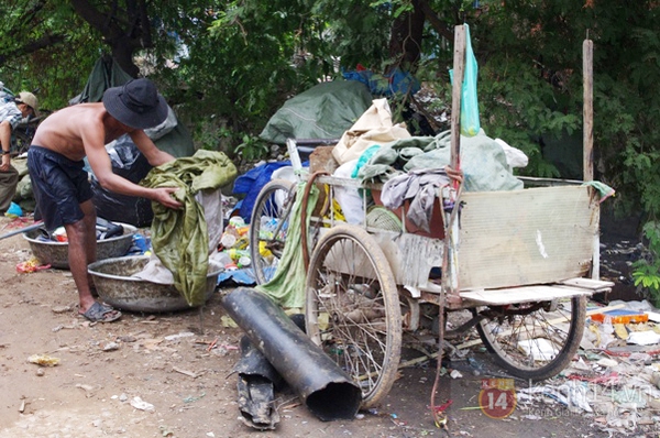 Gần 40 năm nhặt rác dưới con kênh ô nhiễm nhất Sài Gòn 12