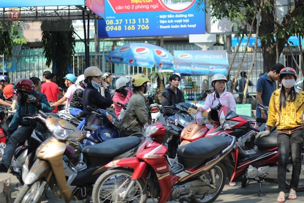 Sài Gòn: Người dân lo lắng vì "cháy vé" về quê ăn Tết 19