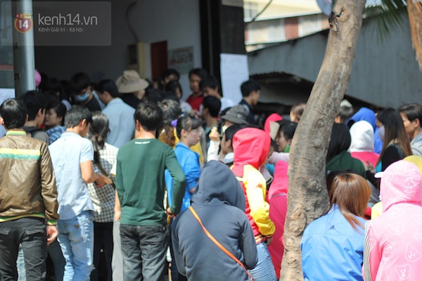 Sài Gòn: Người dân lo lắng vì "cháy vé" về quê ăn Tết 25